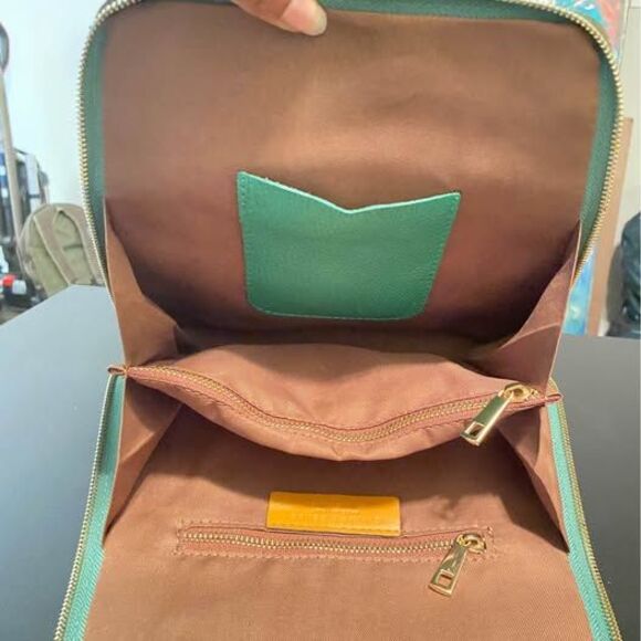 Purse / back pack / tote - Picture 9 of 10